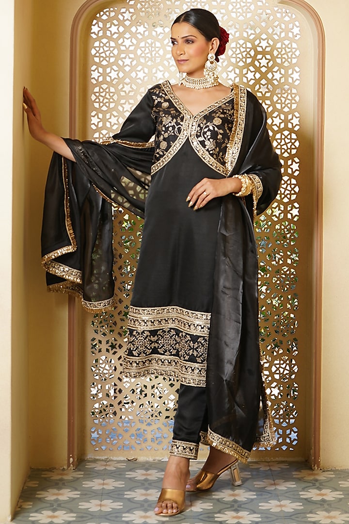 Black Bengaluru Silk & Cotton Silk Brocade Embroidered Kurta Set by Monk & Mei at Pernia's Pop Up Shop