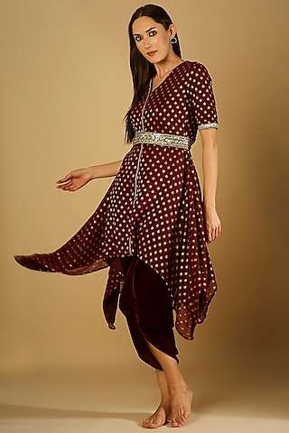 Maroon Velvet Dhoti Set With Belt by Monk & Mei