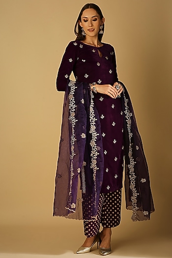 Purple Velvet Embroidered Kurta Set by Monk & Mei at Pernia's Pop Up Shop