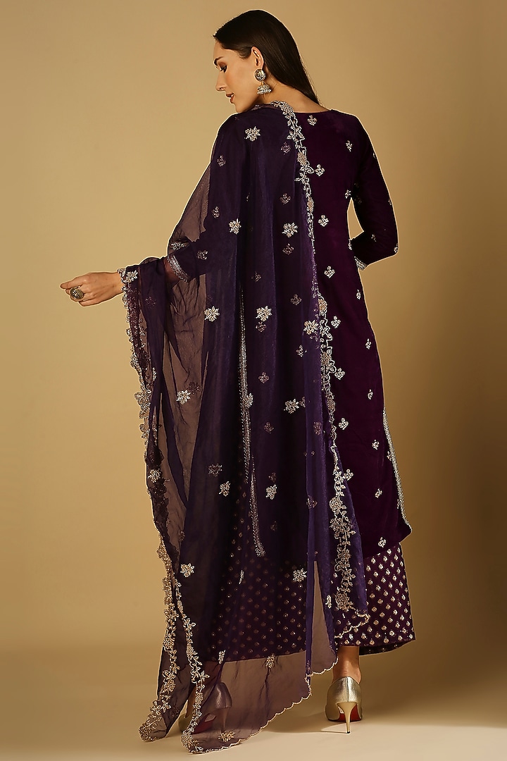 Purple Organza Embroidered Dupatta by Monk & Mei at Pernia's Pop Up Shop