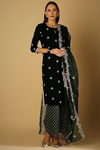 Emerald Green Velvet Embroidered Kurta Set by Monk & Mei