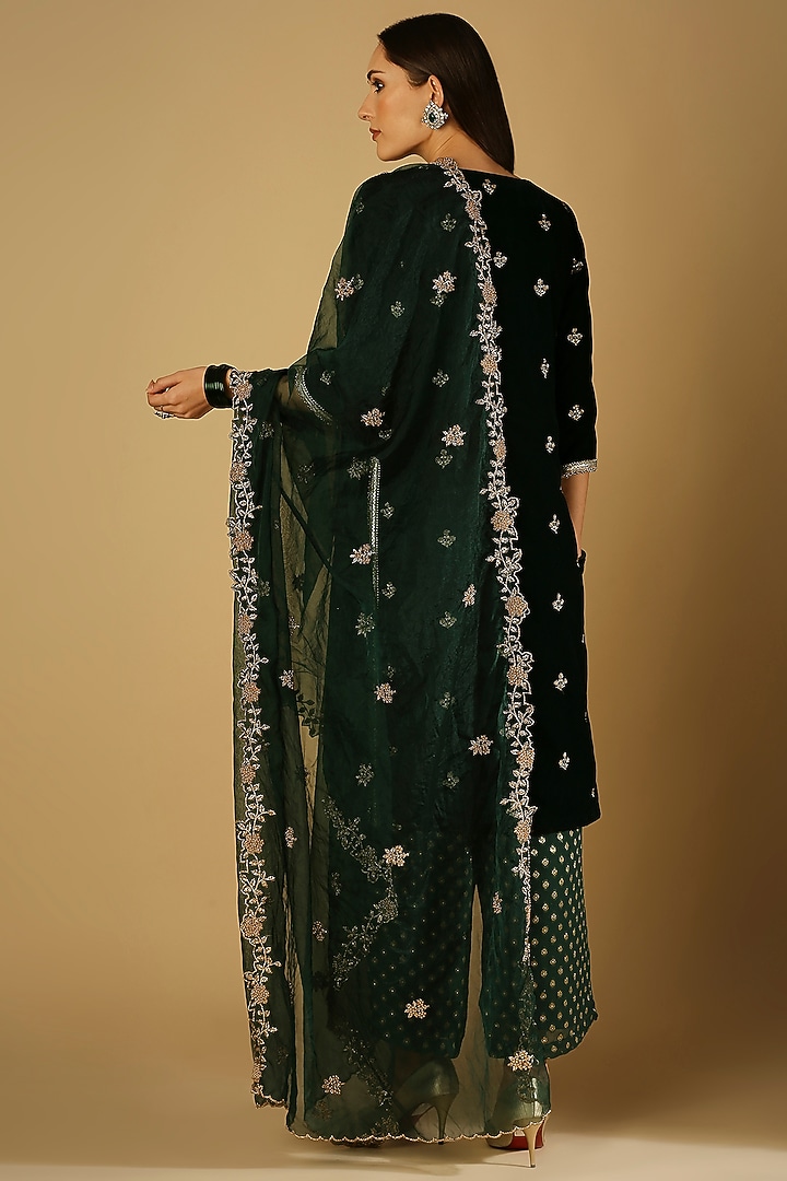 Emerald Green Velvet Embroidered Kurta Set by Monk & Mei at Pernia's Pop Up Shop