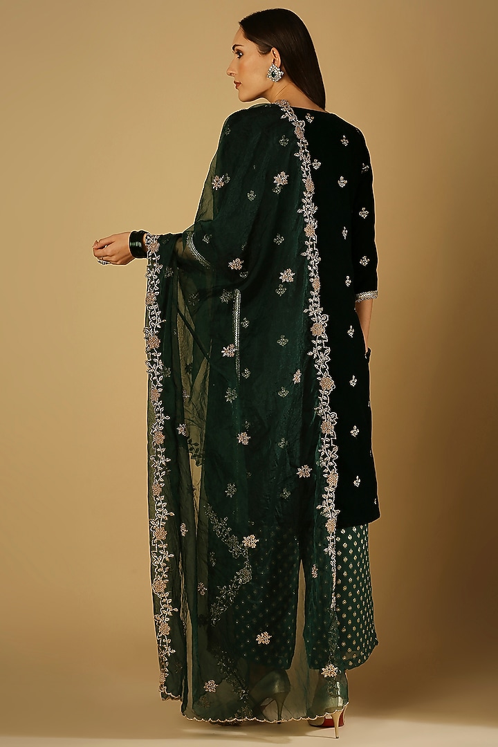 Emerald Green Organza Pearl & Zari Embroidered Scalloped Dupatta by Monk & Mei at Pernia's Pop Up Shop