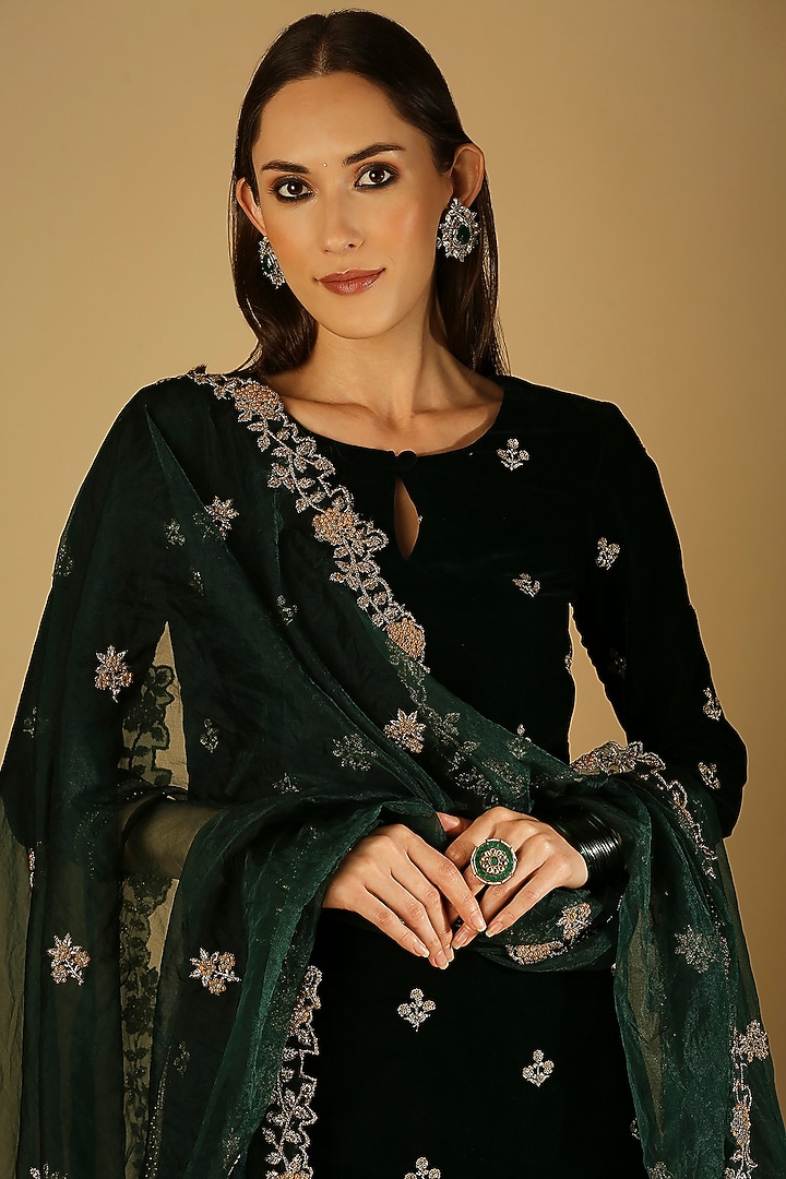 Emerald Green Organza Pearl & Zari Embroidered Scalloped Dupatta by Monk & Mei at Pernia's Pop Up Shop