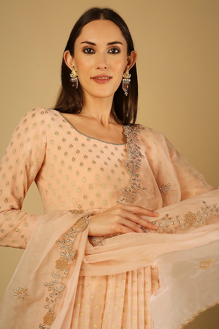 Peach Organza Pearl & Zari Embroidered Scalloped Dupatta by Monk & Mei at Pernia's Pop Up Shop