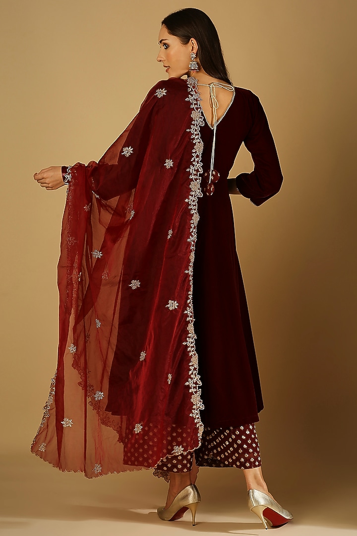 Maroon Embroidered Dupatta by Monk & Mei at Pernia's Pop Up Shop