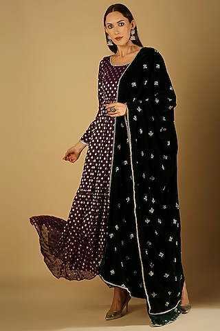 Emerald Green Velvet Embroidered Stole by Monk & Mei