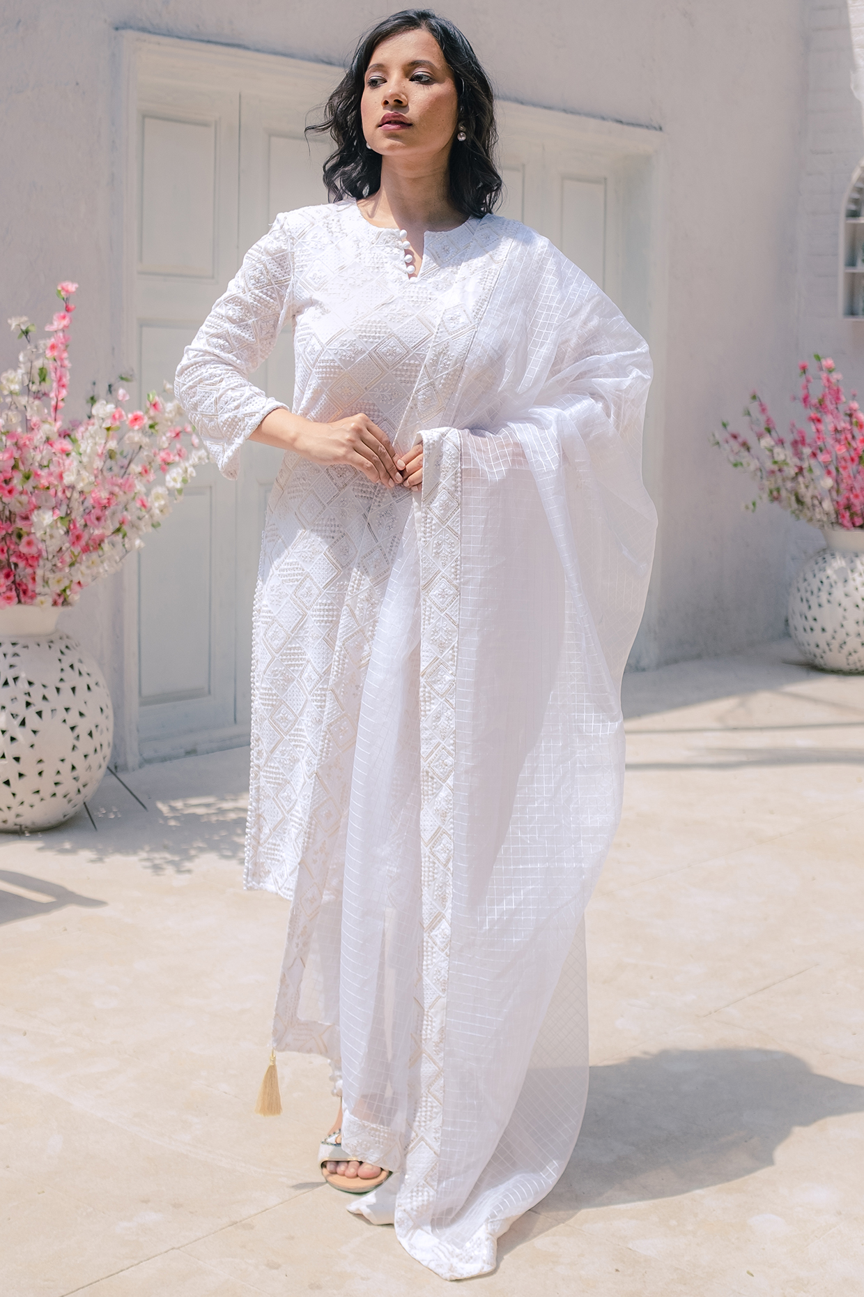 White Georgette Kurta Set by Monk & Mei at Pernia's Pop Up Shop