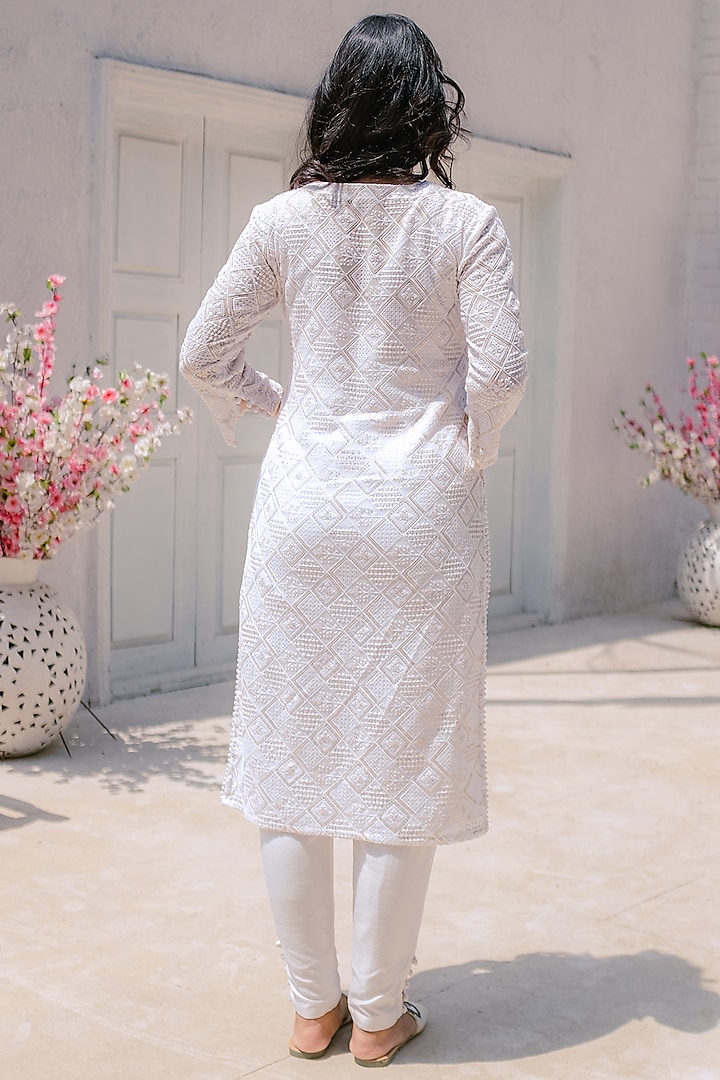 White Sequins Embroidered Kurta Set by Monk & Mei at Pernia's Pop Up Shop