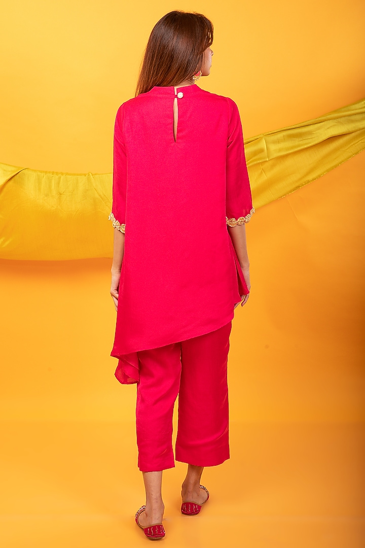 Pink Silk Blend Asymmetrical Kurta Set by Monk & Mei at Pernia's Pop Up Shop