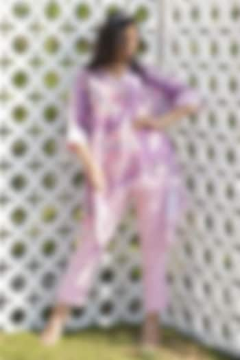 Lilac Linen Floral Printed Kaftan Set by Monk & Mei at Pernia's Pop Up Shop