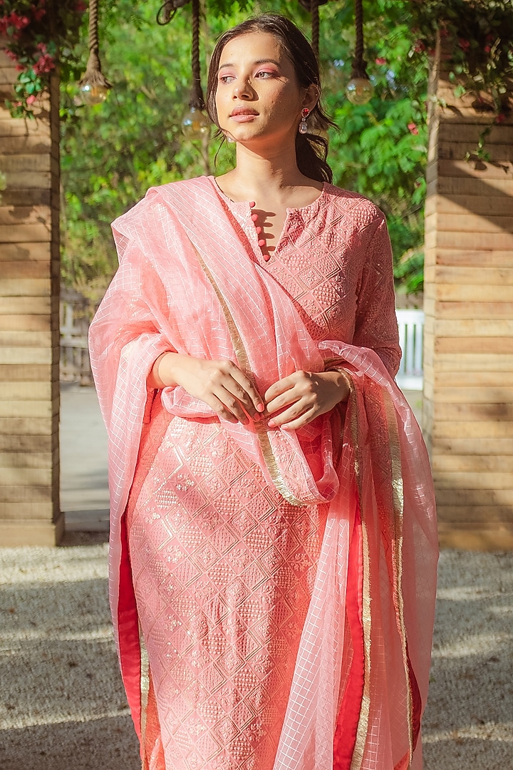 Peach Embroidered Kurta Set by Monk & Mei at Pernia's Pop Up Shop