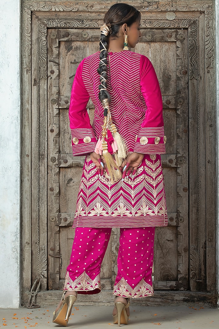 Fuchsia Pink Velvet Gota Embroidered Straight Kurta Set by Monk & Mei at Pernia's Pop Up Shop