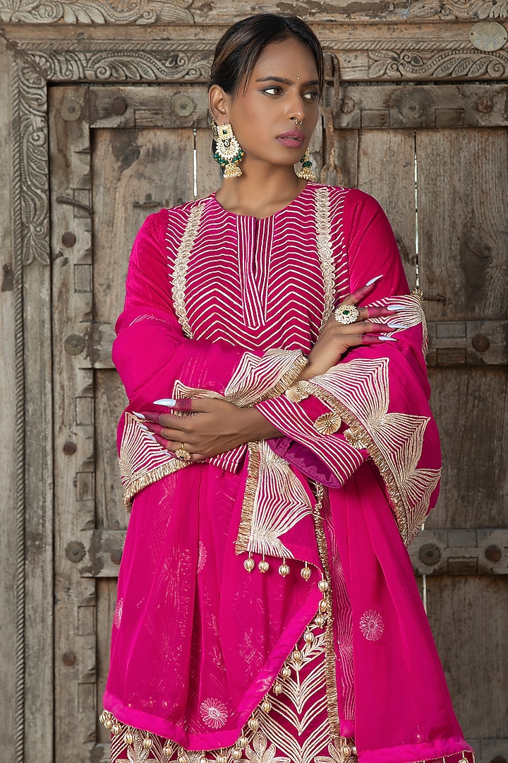 Fuchsia Pink Velvet Gota Embroidered Straight Kurta Set by Monk & Mei at Pernia's Pop Up Shop