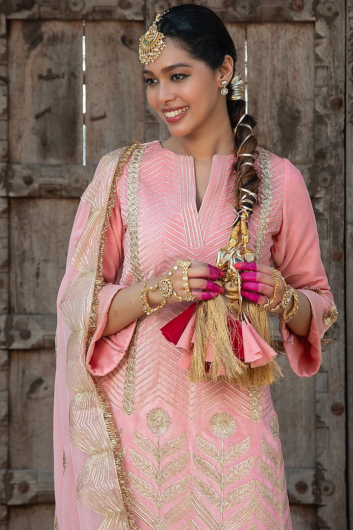 Salmon Pink Velvet Gota Embroidered Straight Kurta Set by Monk & Mei at Pernia's Pop Up Shop