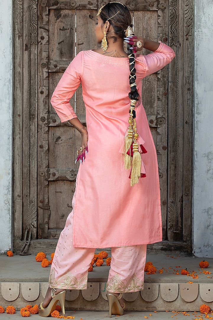 Salmon Pink Velvet Gota Embroidered Kurta Set by Monk & Mei at Pernia's Pop Up Shop