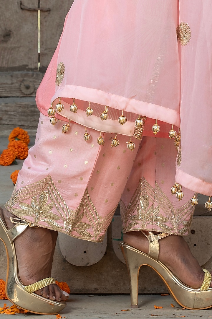 Salmon Pink Velvet Gota Embroidered Kurta Set by Monk & Mei at Pernia's Pop Up Shop