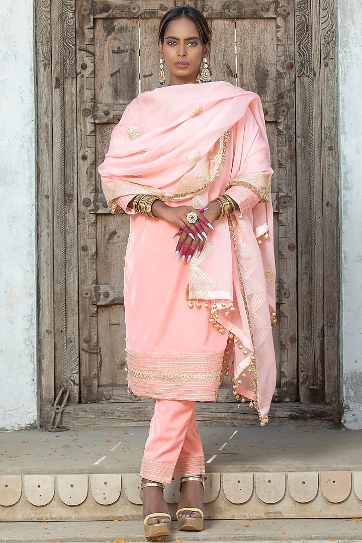 Salmon Pink Velvet Gota Embroidered Kurta Set by Monk & Mei at Pernia's Pop Up Shop