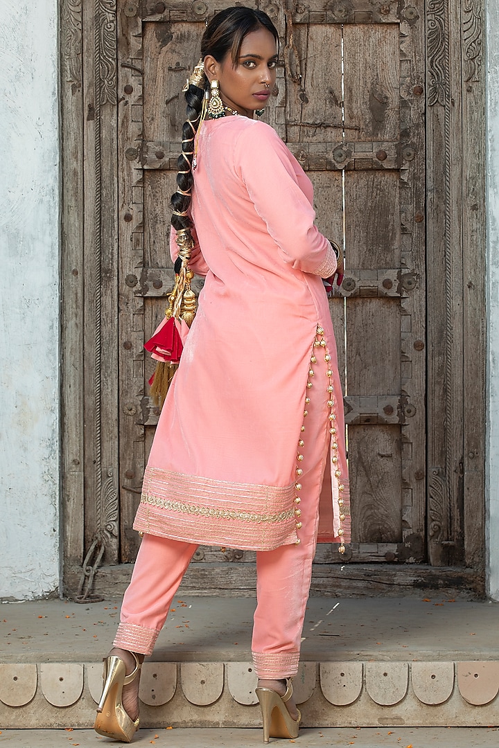 Salmon Pink Velvet Gota Embroidered Kurta Set by Monk & Mei at Pernia's Pop Up Shop