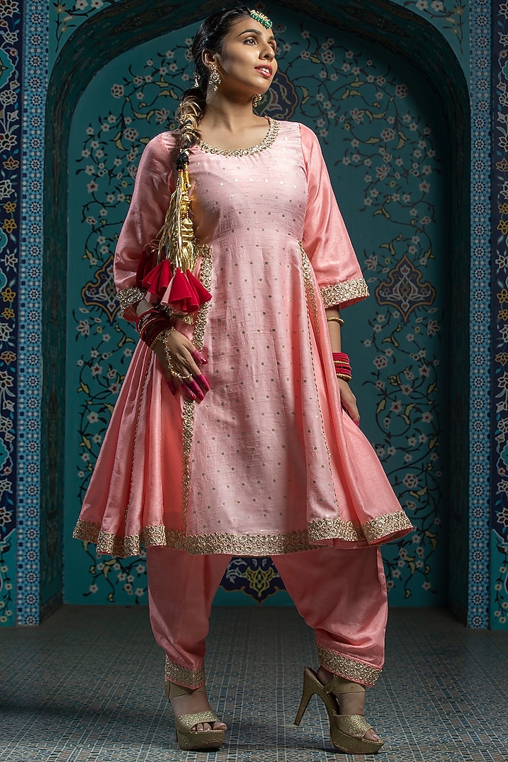 Salmon Pink Silk Brocade Gota Embroidered Flared Kurta Set by Monk & Mei at Pernia's Pop Up Shop