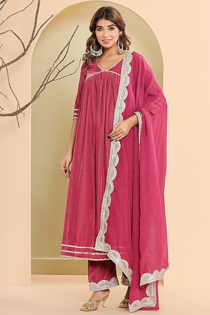 Berry Pink Velvet Kurta Set by House Of Jamoti at Pernia's Pop Up Shop