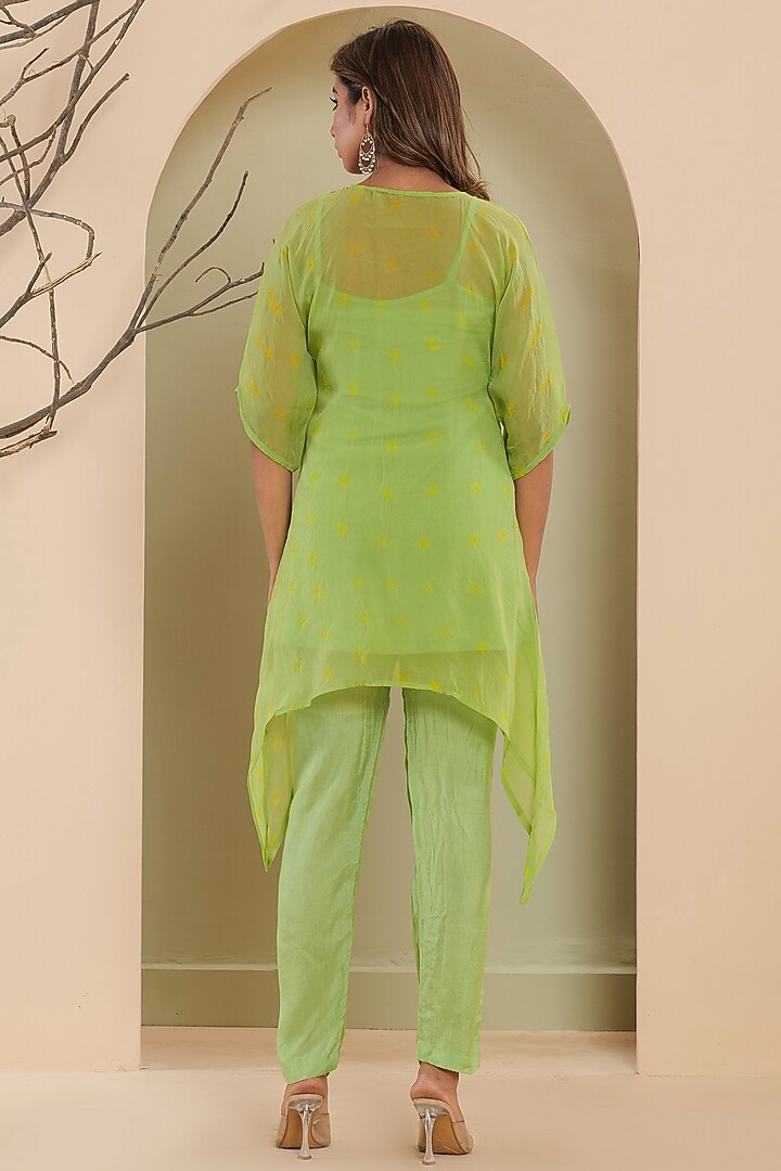 Green Organza Embroidered Kurta Set by House Of Jamoti at Pernia's Pop Up Shop