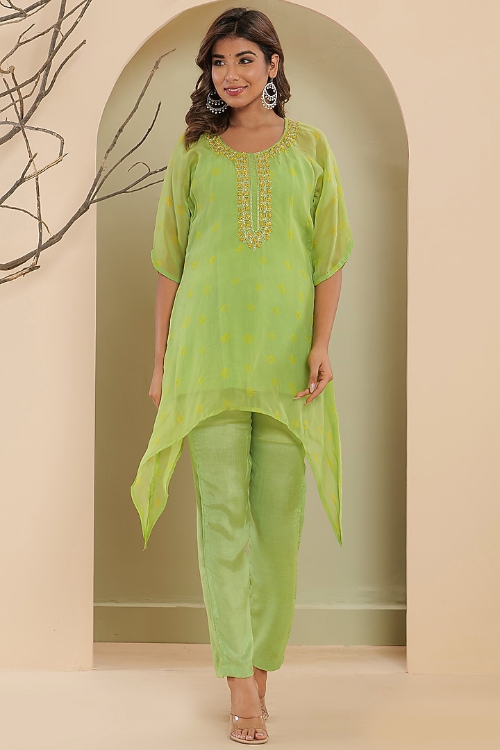 Green Organza Embroidered Kurta Set by House Of Jamoti at Pernia's Pop Up Shop