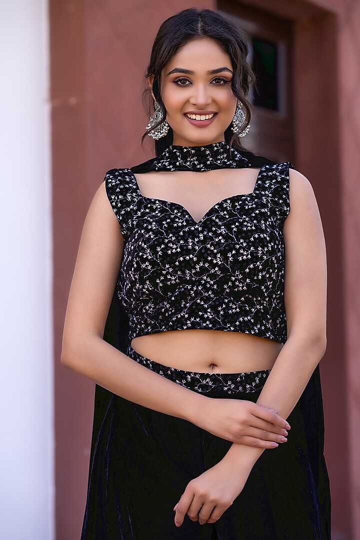 Black Velvet Sharara Set by House Of Jamoti at Pernia's Pop Up Shop