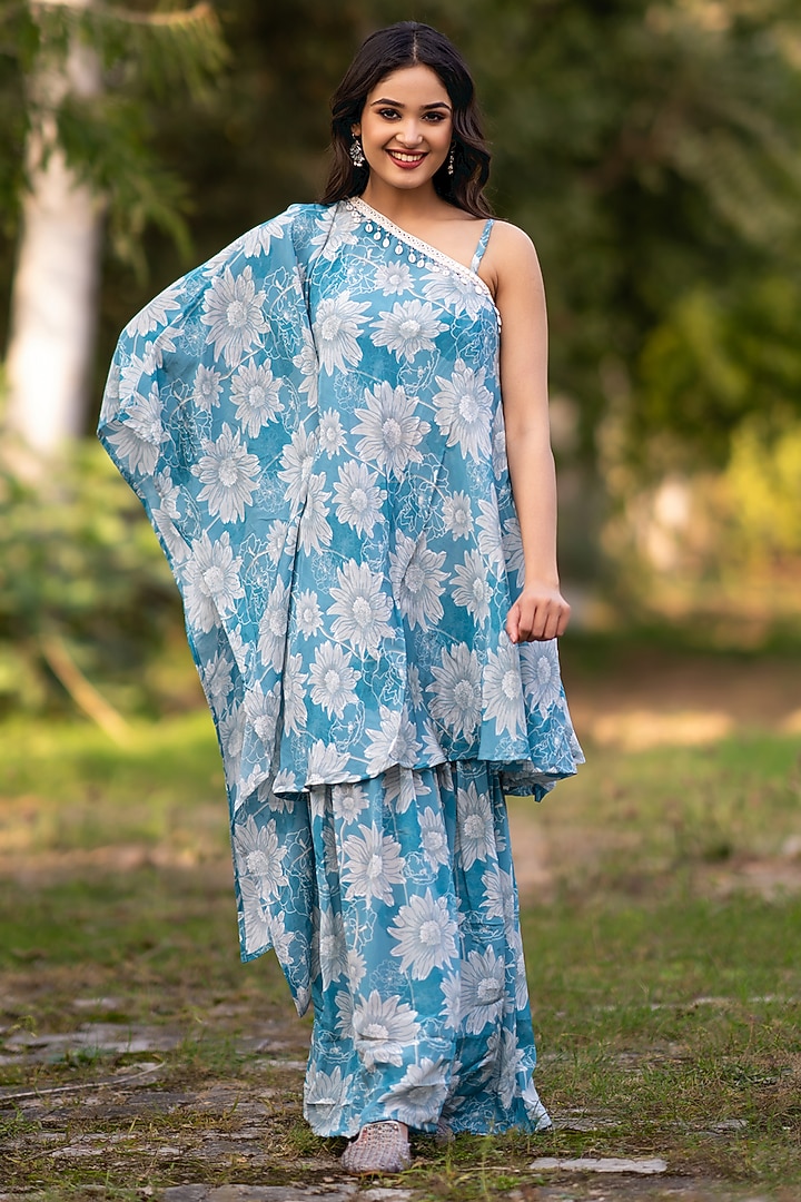 Blue Crepe Floral Printed Cape Set by House Of Jamoti at Pernia's Pop Up Shop