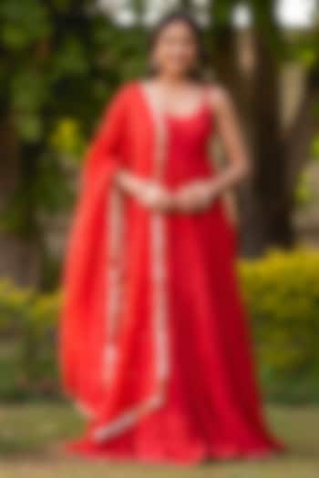 Red Muslin Silk Tiered Anarkali Set by House Of Jamoti at Pernia's Pop Up Shop