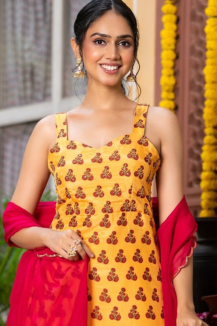 Yellow Upada Silk Printed Kurta Set by House Of Jamoti at Pernia's Pop Up Shop