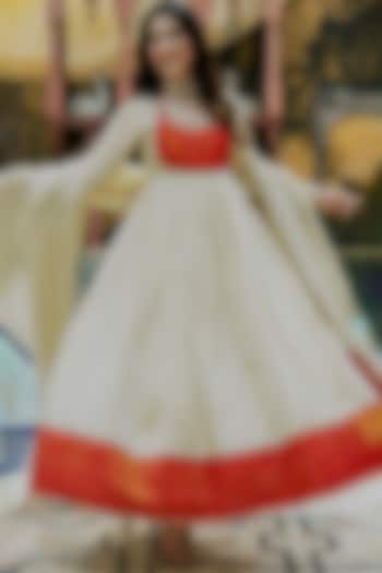 Ivory Tissue Embroidered Anarkali Set by House Of Jamoti at Pernia's Pop Up Shop