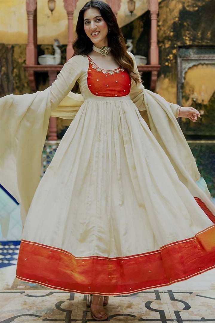 Ivory Tissue Embroidered Anarkali Set by House Of Jamoti at Pernia's Pop Up Shop