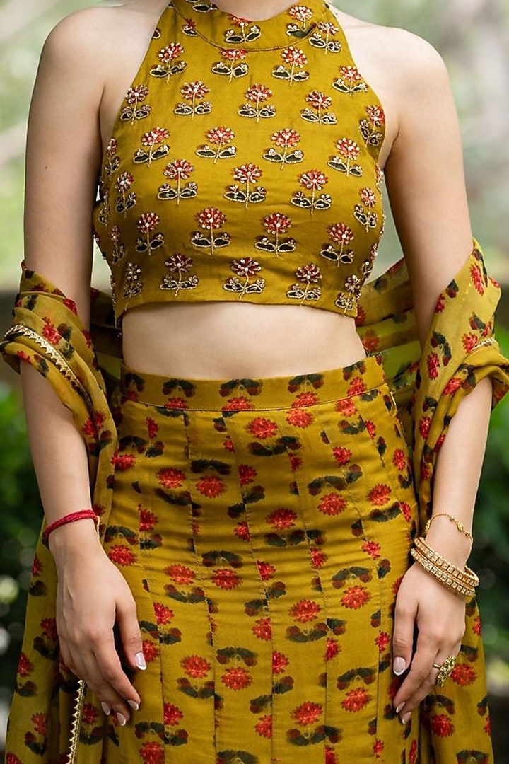 Dark Mustard Organza Lehenga Set by House Of Jamoti at Pernia's Pop Up Shop