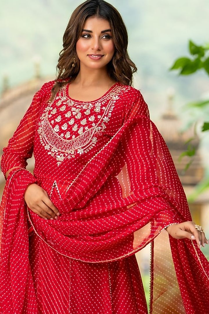 Red Georgette Bandhani Lehenga Set by House Of Jamoti at Pernia's Pop Up Shop