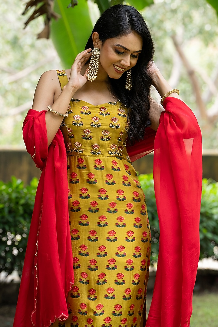 Green Upada Silk Printed & Handwork Kurta Set by House Of Jamoti at Pernia's Pop Up Shop