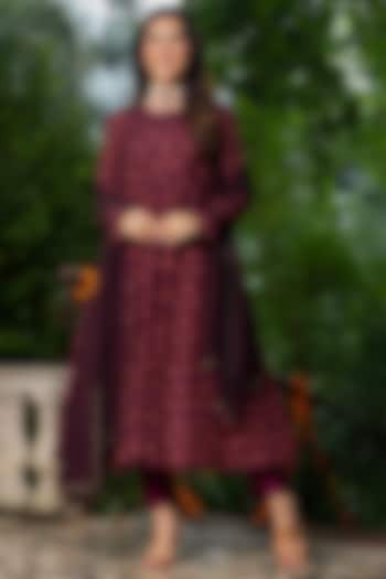 Wine Organza Anarkali Set by House Of Jamoti at Pernia's Pop Up Shop