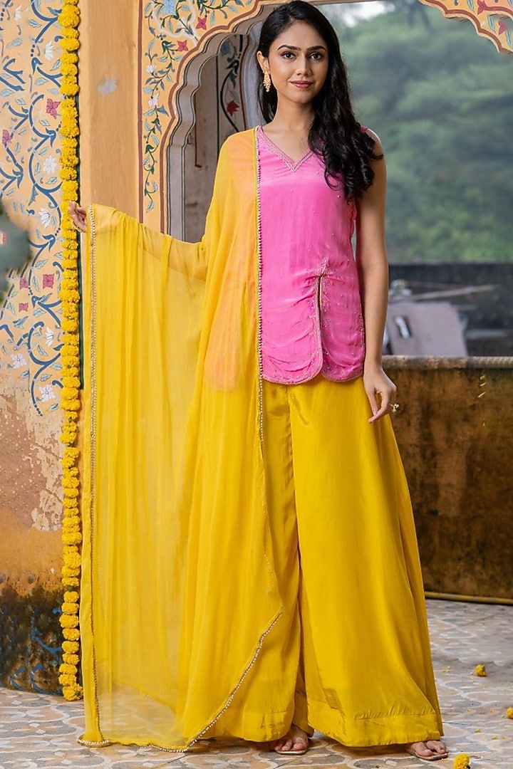 Pink Upada Silk Handwork Kurta Set by House Of Jamoti at Pernia's Pop Up Shop