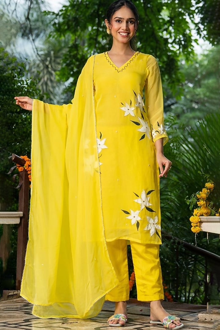 Vibrant Yellow Organza Handpainted & Handwork Kurta Set by House Of Jamoti at Pernia's Pop Up Shop