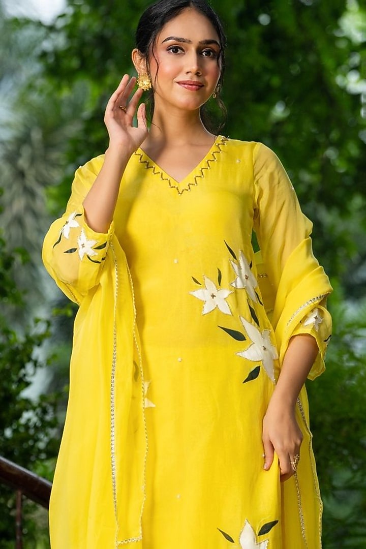 Vibrant Yellow Organza Handpainted & Handwork Kurta Set by House Of Jamoti at Pernia's Pop Up Shop