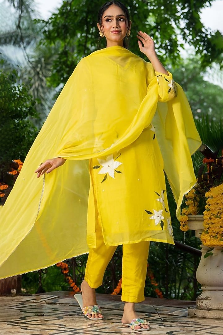 Vibrant Yellow Organza Handpainted & Handwork Kurta Set by House Of Jamoti at Pernia's Pop Up Shop