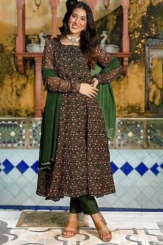 Green Organza Handpainted & Handwork Anarkali Set by House Of Jamoti