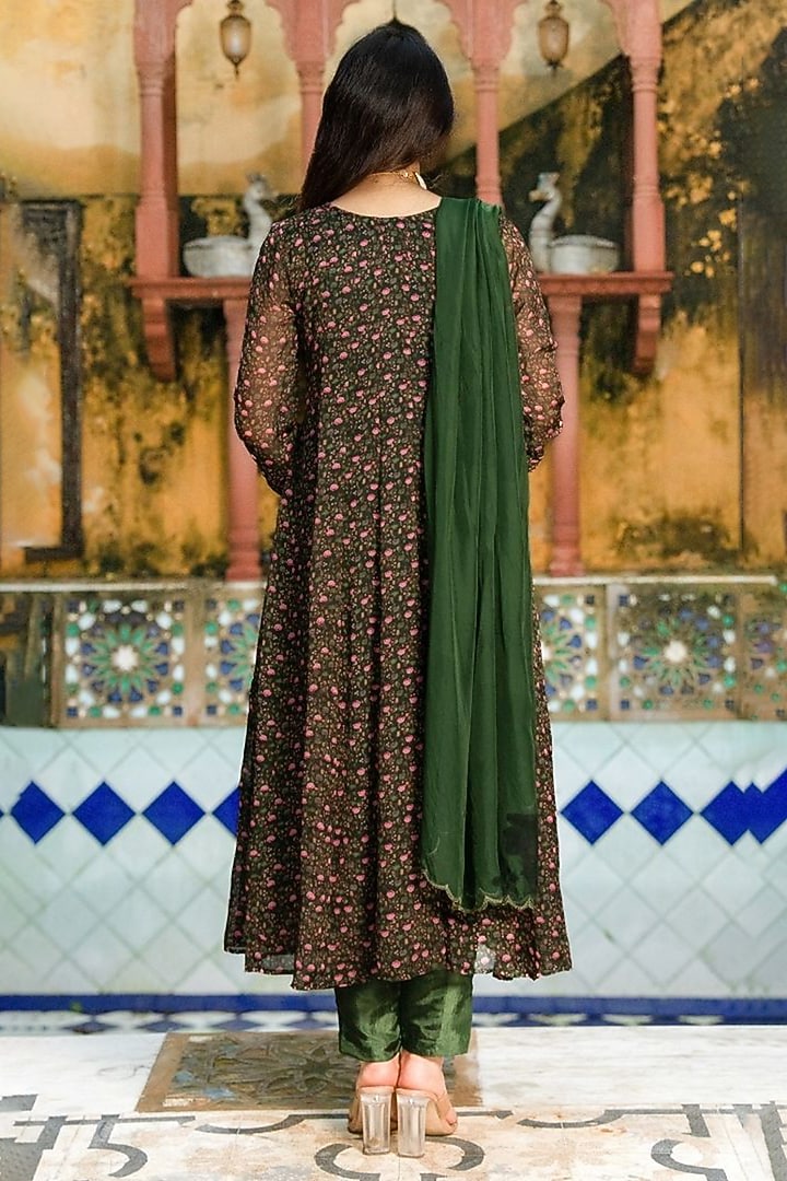 Green Organza Handpainted & Handwork Anarkali Set by House Of Jamoti at Pernia's Pop Up Shop