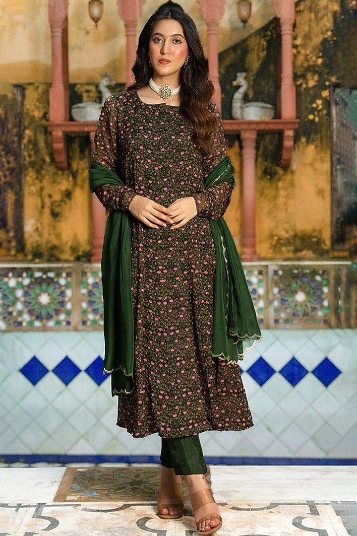 Green Organza Handpainted & Handwork Anarkali Set by House Of Jamoti at Pernia's Pop Up Shop