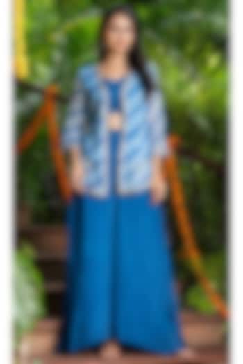 Blue Chinon Printed Shrug Set by House Of Jamoti at Pernia's Pop Up Shop