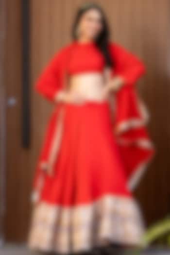 Red Organza Embroidered Lehenga Set by House Of Jamoti at Pernia's Pop Up Shop