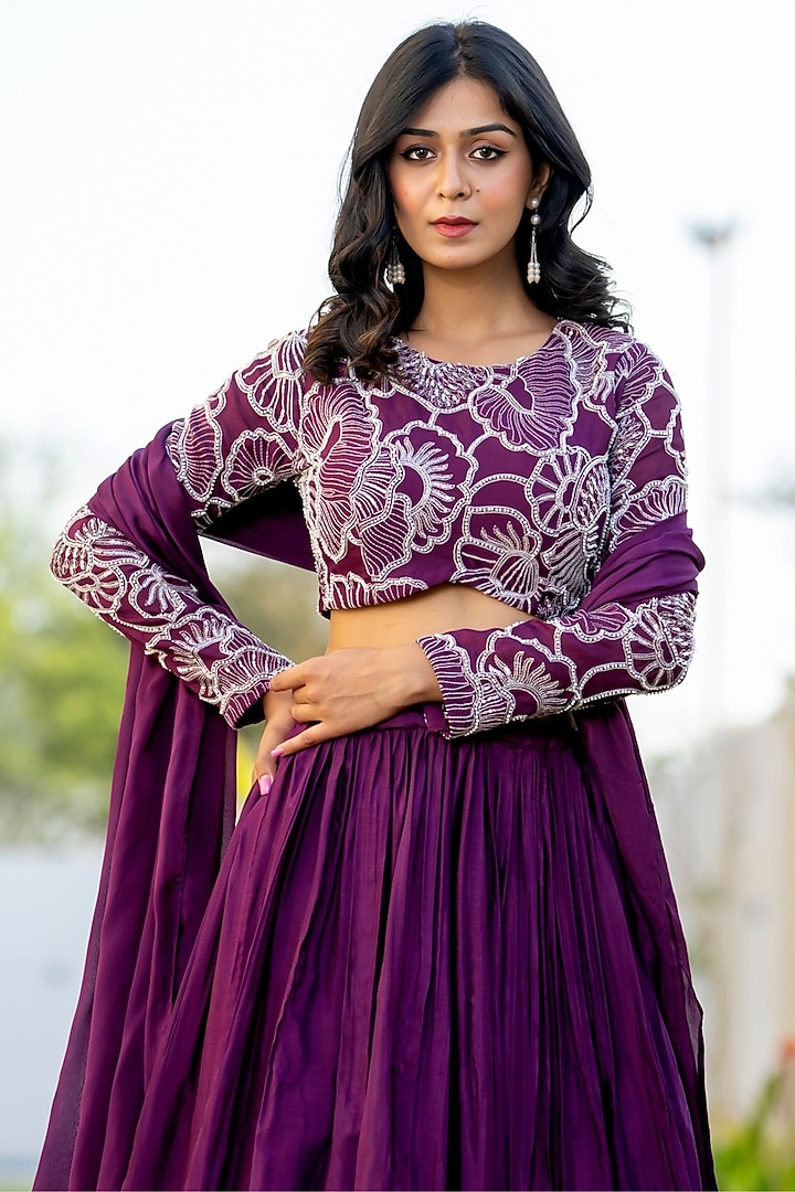 Wine Chinon & Organza Lehenga Set by House Of Jamoti at Pernia's Pop Up Shop