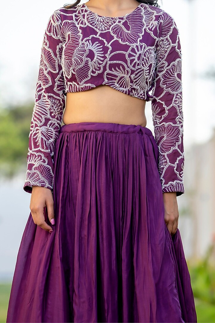 Wine Chinon & Organza Lehenga Set by House Of Jamoti at Pernia's Pop Up Shop