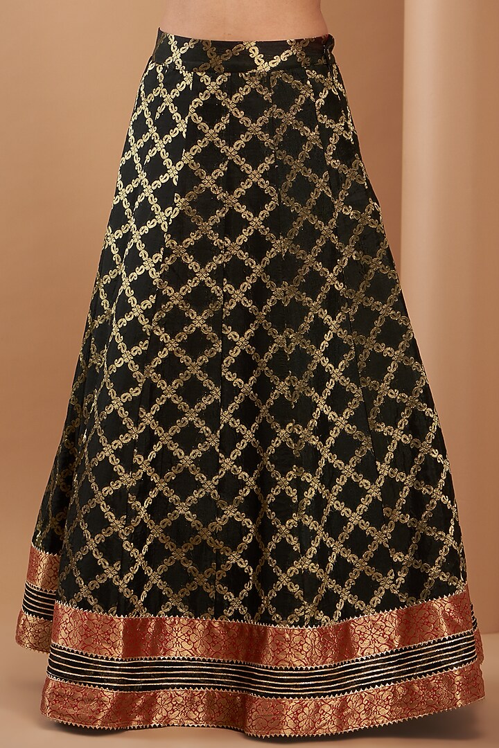 Black Silk & Georgette Lehenga Set by House Of Jamoti at Pernia's Pop Up Shop