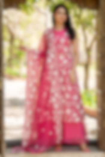 Pink Chiffon Floral Embroidered Halter Kurta Set by House Of Jamoti at Pernia's Pop Up Shop